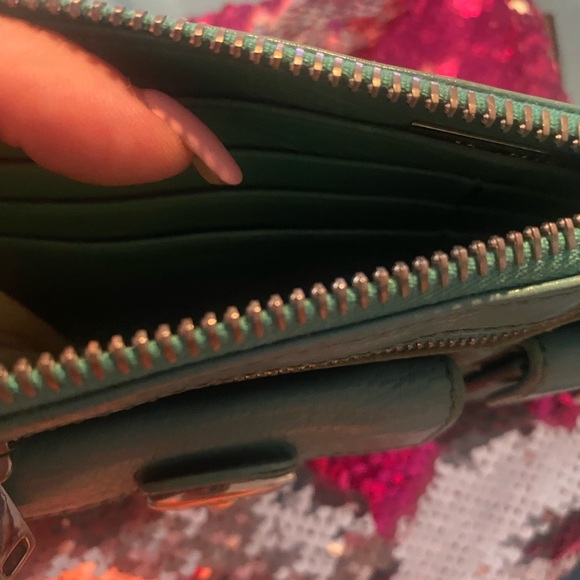 Marc Jacob’s.  Teal wallet.Genuine  leather Lots of compartments. 💎 - Picture 4 of 11